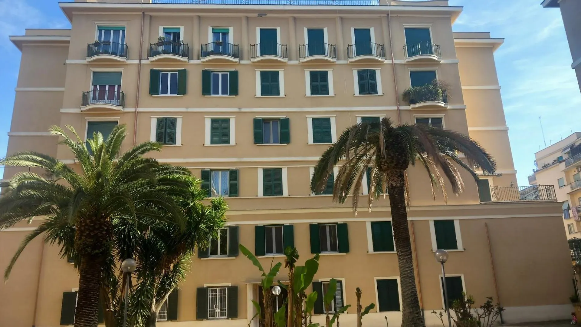 Il Regno Dei Colori Apartment Rome Italy